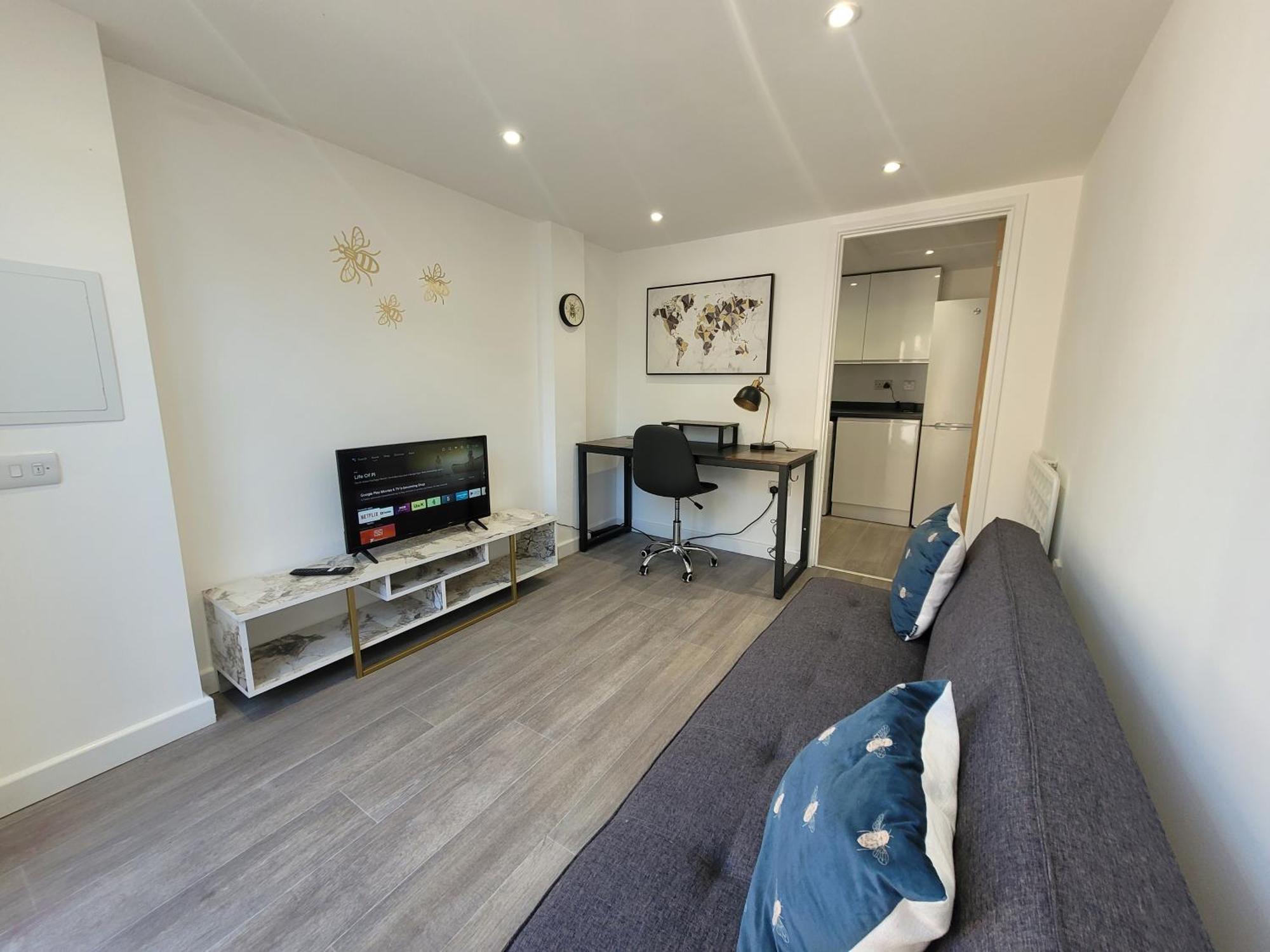 Bumblebee Bungalow - With Separate Office And Gaming Space By Catchpole Stays Colchester Exteriér fotografie